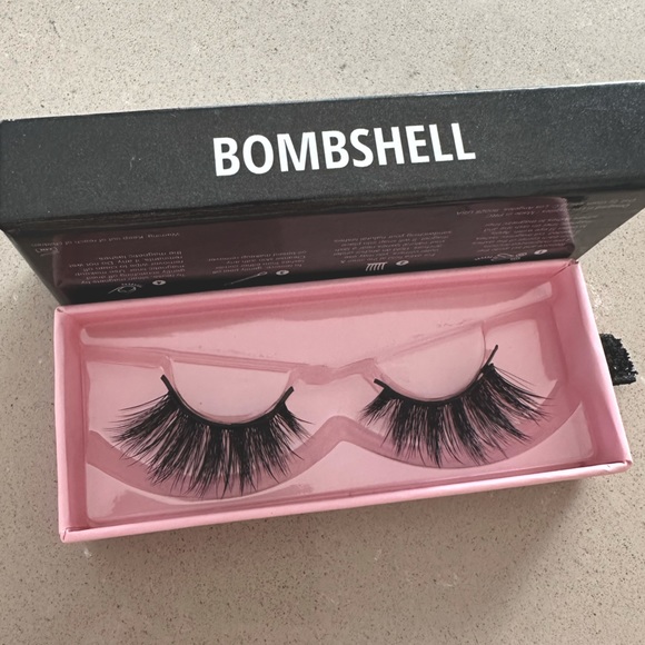 BOMBSHELL Glamnetic Lashes - Picture 1 of 4